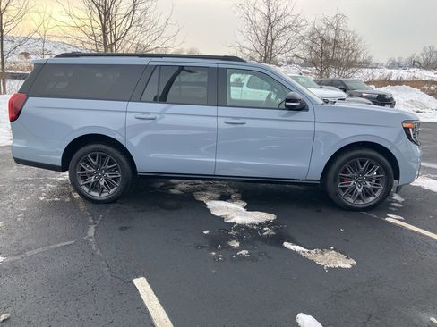 Used 2025 Ford Expedition Max Platinum w/ Stealth Performance Package image 3
