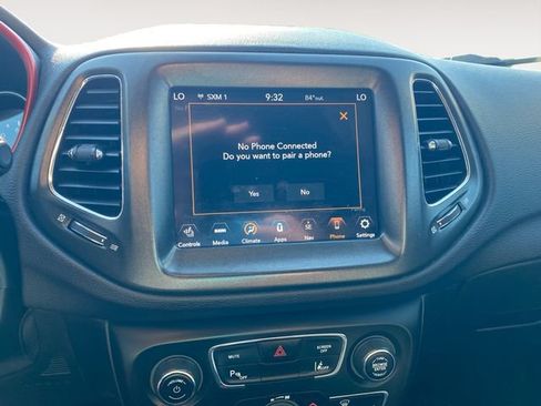 Used 2018 Jeep Compass Trailhawk w/ Leather Interior Group AWD/4WD image 24