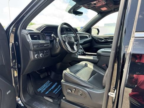 Used 2021 GMC Yukon XL Denali w/ Denali Premium Package AWD/4WD image 10