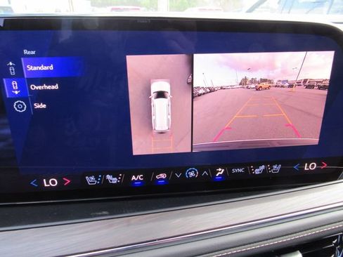 New 2026 Chevrolet Suburban Premier image 21