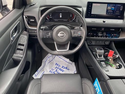 Used 2024 Nissan Rogue Platinum FWD image 10