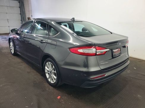 Used 2019 Ford Fusion SE FWD image 5