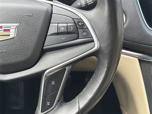 Used 2017 Cadillac XT5 FWD image 10