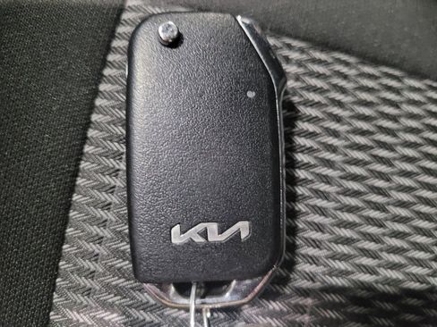 Used 2023 Kia Sorento LX FWD image 32