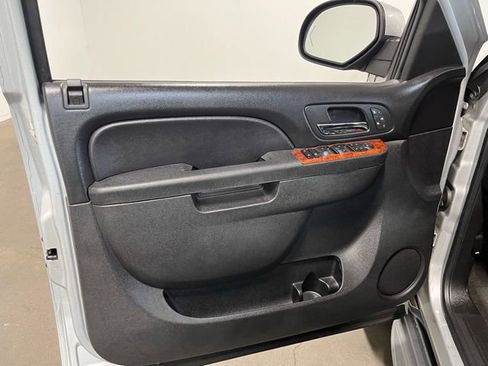 Used 2013 Chevrolet Tahoe LT w/ Luxury Package image 23