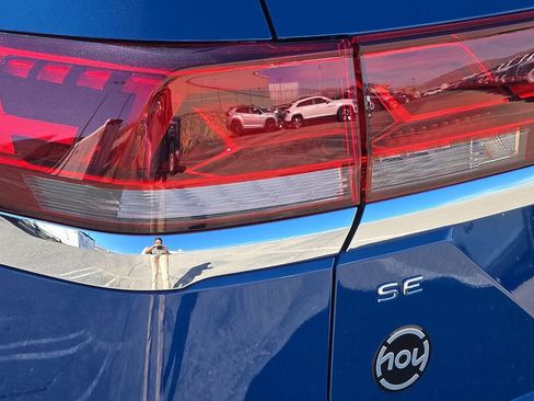 New 2026 Volkswagen Atlas SE image 9