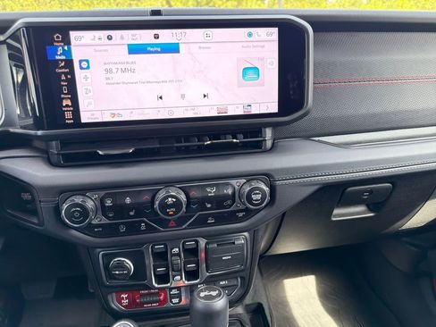 Used 2024 Jeep Wrangler Unlimited Rubicon w/ Technology Group image 6