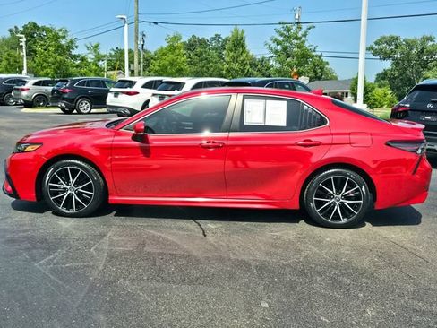 Used 2024 Toyota Camry SE FWD image 13