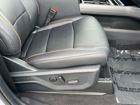 New 2026 Ford F250 Lariat w/ Black Appearance Package image 18