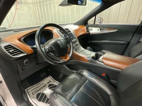 Used 2017 Lincoln MKX Black Label w/ Driver Assistance Package image 9