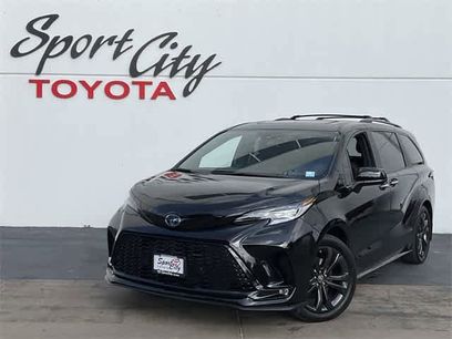 Used 2025 Toyota Sienna XSE