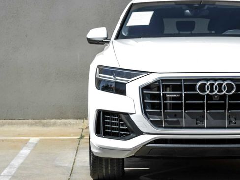Used 2022 Audi Q8 Premium image 50