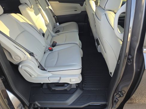 New 2026 Honda Odyssey Touring image 25