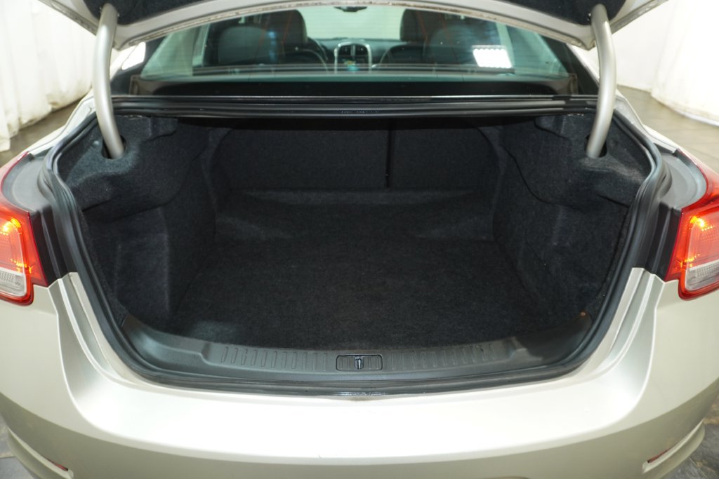 Used 2013 Chevrolet Malibu LT w/ Power Convenience Package FWD image 6