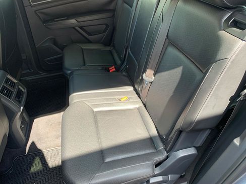 Used 2018 Volkswagen Atlas SE FWD image 22