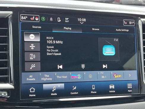 Used 2024 Chrysler Pacifica Touring-L image 19