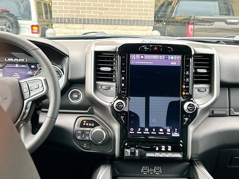 New 2026 RAM 1500 Big Horn AWD/4WD image 18