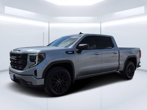 Used 2025 GMC Sierra 1500 Elevation AWD/4WD image 7
