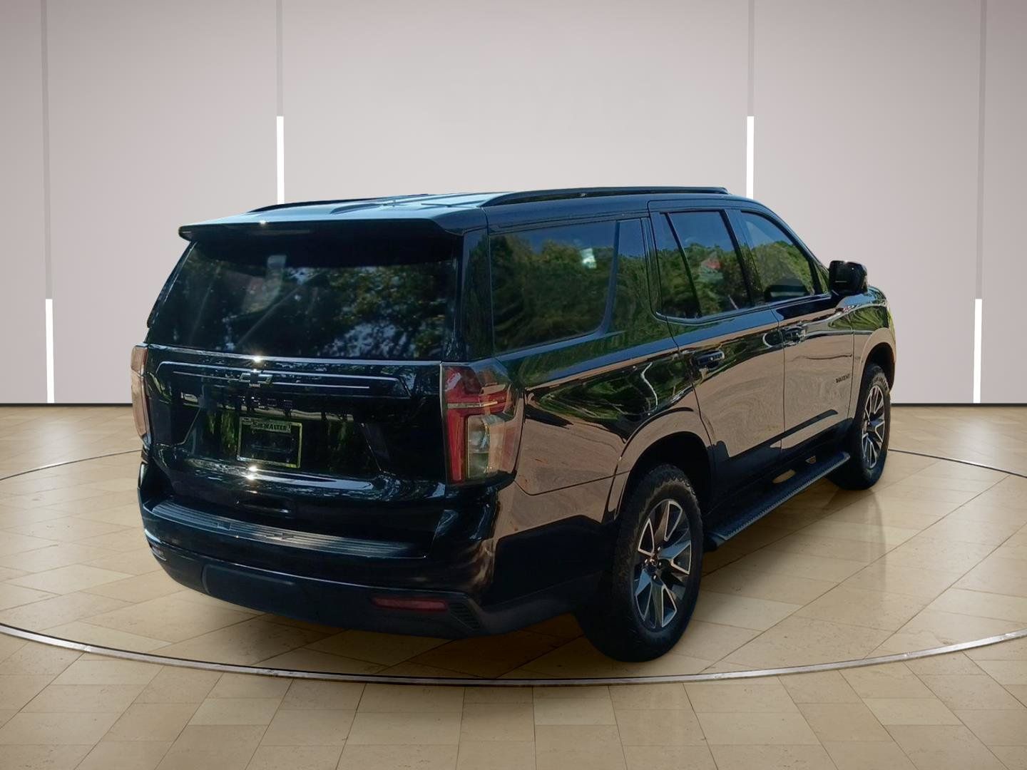 Used 2024 Chevrolet Tahoe Z71 w/ Luxury Package AWD/4WD image 7