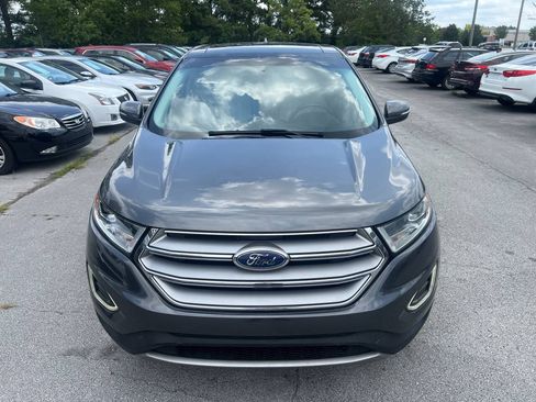 Used 2018 Ford Edge Titanium w/ Equipment Group 301A FWD image 2