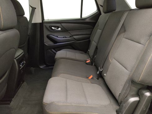 Used 2021 Chevrolet Traverse LS FWD image 18