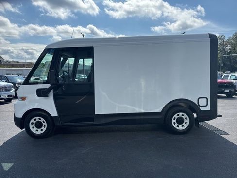 New 2025 Chevrolet Brightdrop 400 image 17