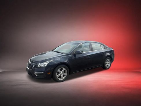 Used 2015 Chevrolet Cruze LT FWD image 4