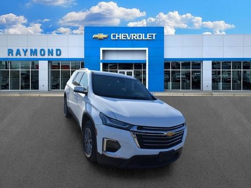 Used 2023 Chevrolet Traverse LT FWD image 9