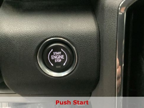 Used 2025 GMC Acadia Elevation FWD image 17