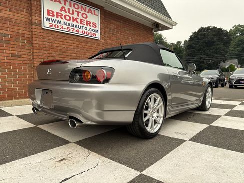 Used 2004 Honda S2000 image 11