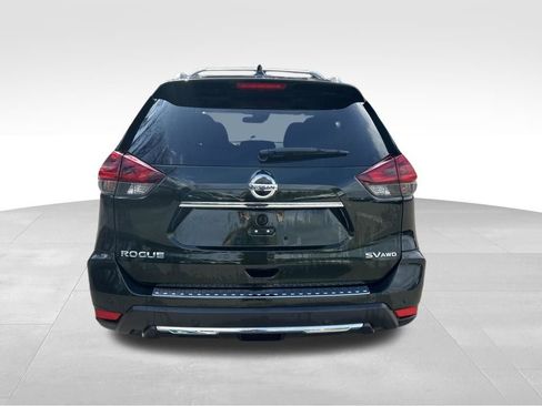 Used 2020 Nissan Rogue SV image 4