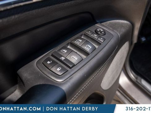 Used 2021 Jeep Grand Cherokee Overland AWD/4WD image 16