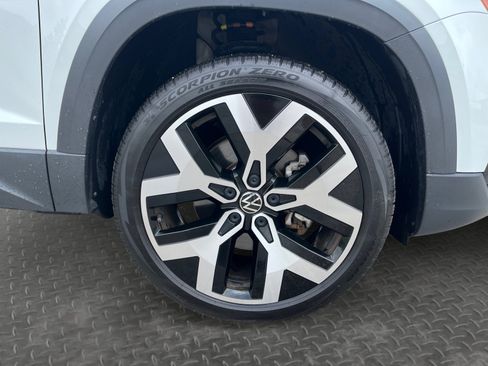 Used 2022 Volkswagen Taos SEL AWD/4WD image 14