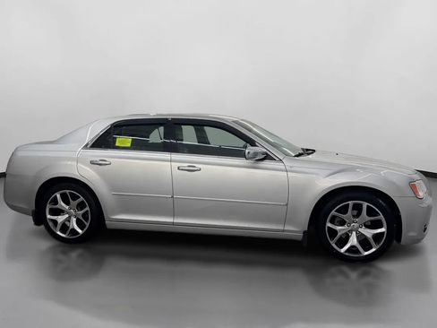 Used 2011 Chrysler 300 Limited image 11