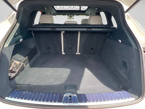Used 2021 Porsche Cayenne AWD/4WD image 24