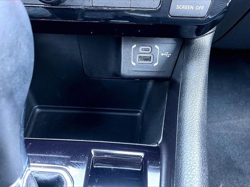 Used 2025 Jeep Compass Latitude image 25