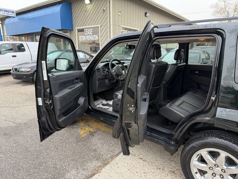 Used 2012 Jeep Liberty Sport image 22
