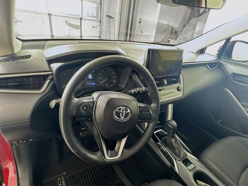 Certified 2023 Toyota Corolla Cross LE w/ Moonroof Package image 9