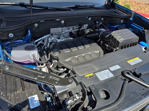 Used 2025 Volkswagen Atlas SEL image 14