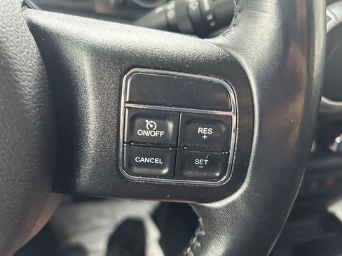 Used 2015 Jeep Wrangler Unlimited Sahara w/ Connectivity Group AWD/4WD image 19