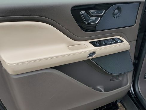 Used 2024 Lincoln Aviator Reserve w/ Equipment Group 201A image 10