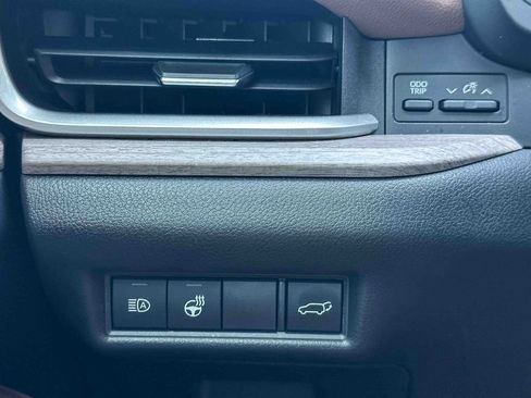 Certified 2025 Toyota Grand Highlander AWD image 37