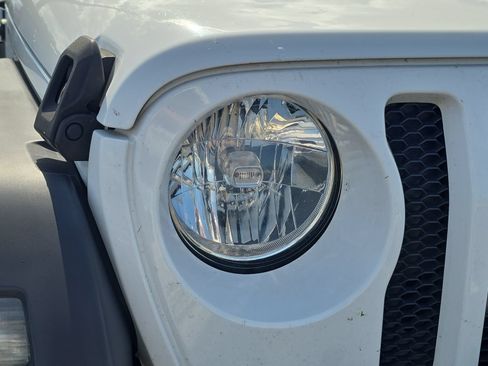 Used 2018 Jeep Wrangler Unlimited Sport S AWD/4WD image 7