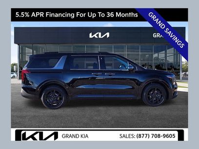 New 2025 Kia Carnival SX