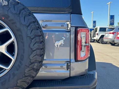 Used 2023 Ford Bronco Badlands image 23