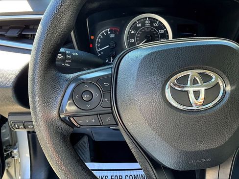 Used 2022 Toyota Corolla LE image 16
