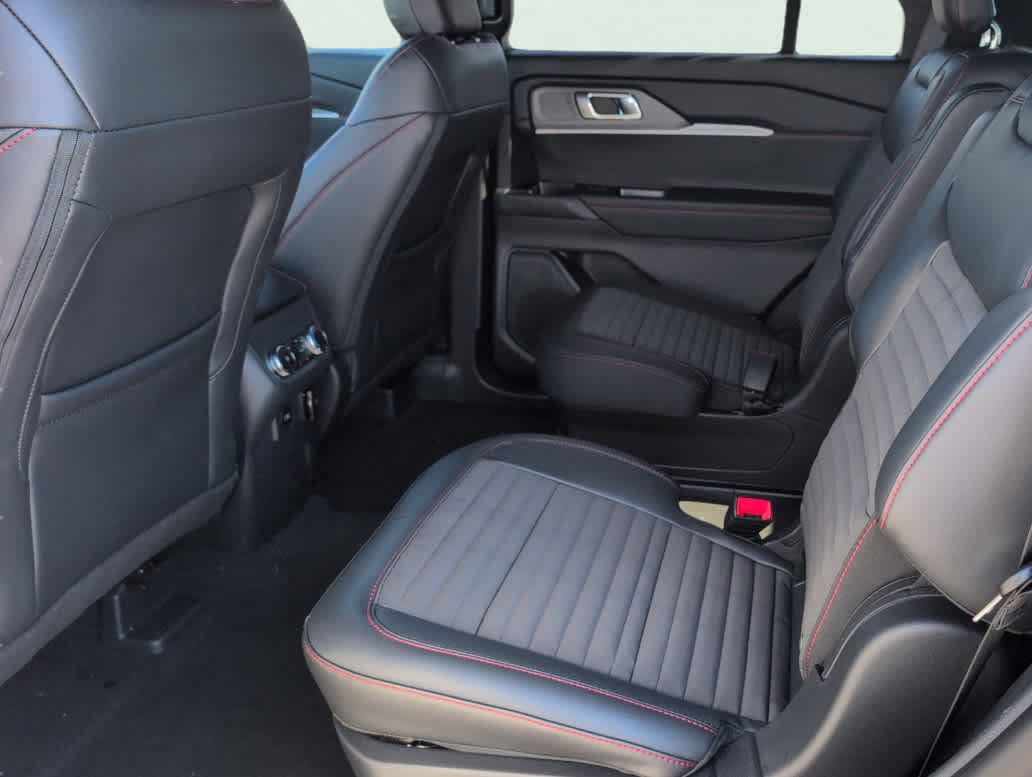 New 2026 Ford Explorer ST-Line w/ ST-Line Street Pack RWD image 23