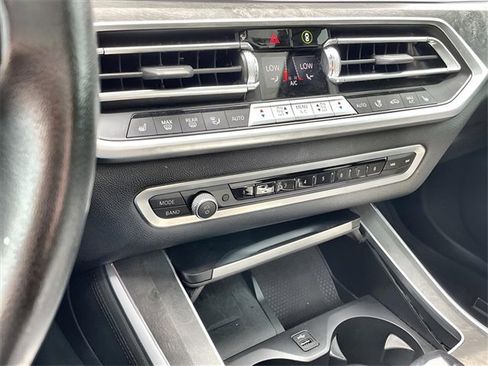 Used 2022 BMW X5 xDrive40i w/ Premium Package image 13
