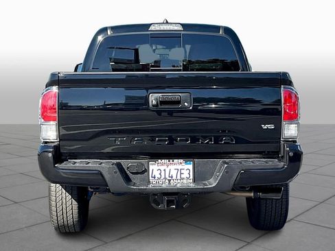 Used 2021 Toyota Tacoma TRD Sport w/ Technology Package image 4