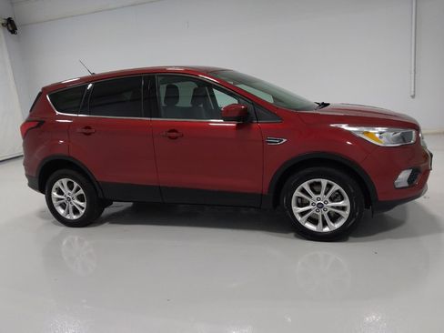 Used 2019 Ford Escape SE image 11